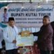 Bupati Kutim Ardiansyah Sulaiman Gandeng Baznas Hadiri Halal Bi Halal dan bagikan santunan di Kecamatan Muara Bengkal